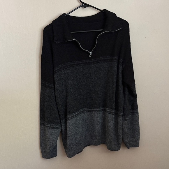 Quarter Zip Black and Gray Sweater size small - Picture 1 of 4